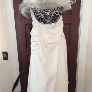 Alfred Angelo wedding dress *Never worn* size 18